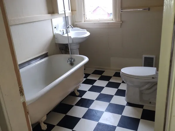 613 N K St APT 2, Tacoma, WA 98403