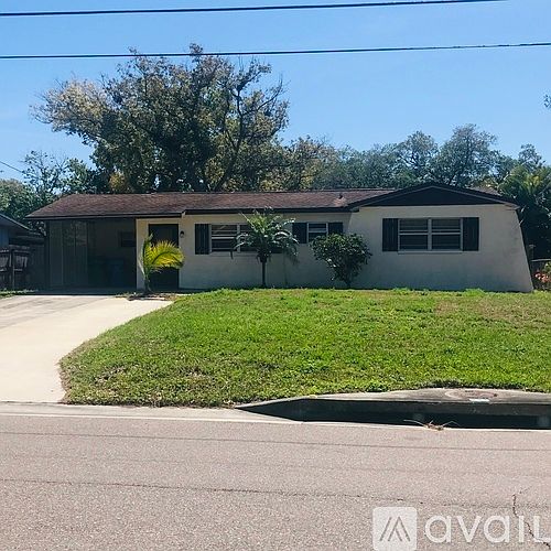 1st image of 2325 Lakewood Dr