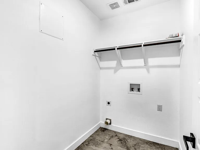 1006 E Marble St #B — Photo 24