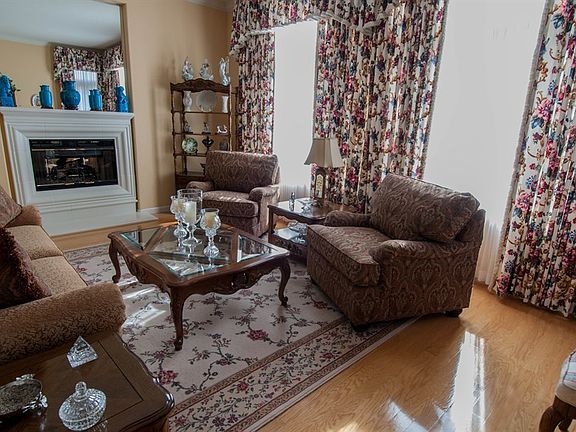 5th image of 25593 Crestfield Cir