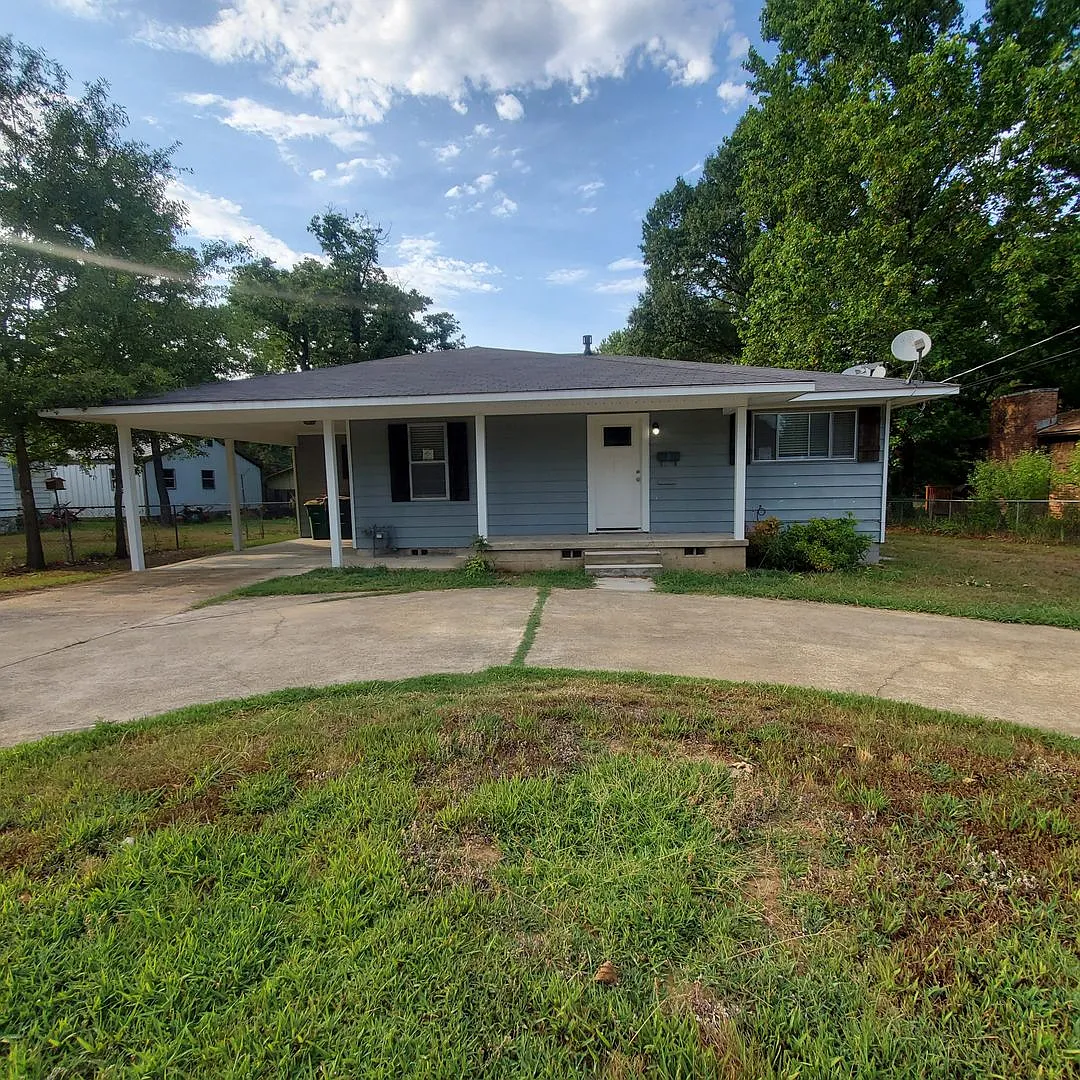 3 bed, 2.0 bath, 1208 sqft, $1,500 — Photo 2