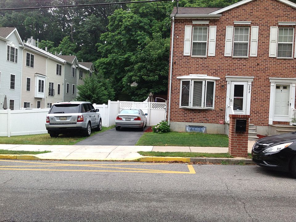 1st image of 202 Parker Ave