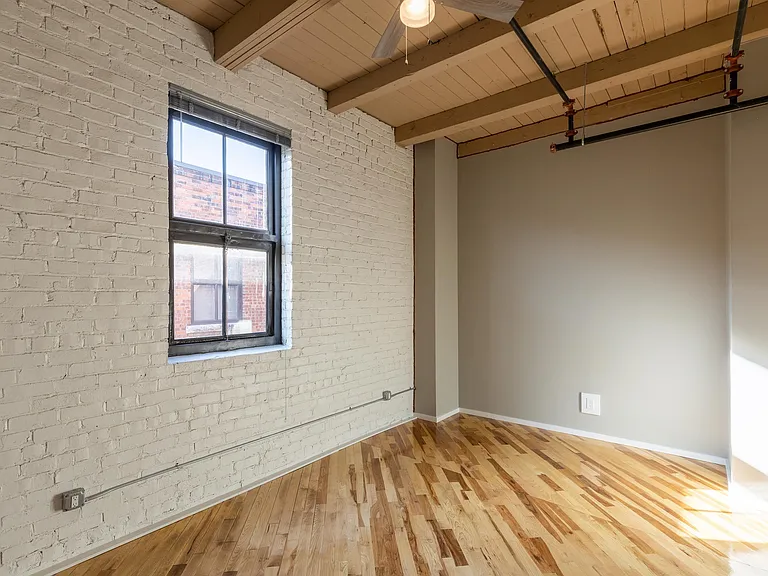 116 N 4th St — Photo 7