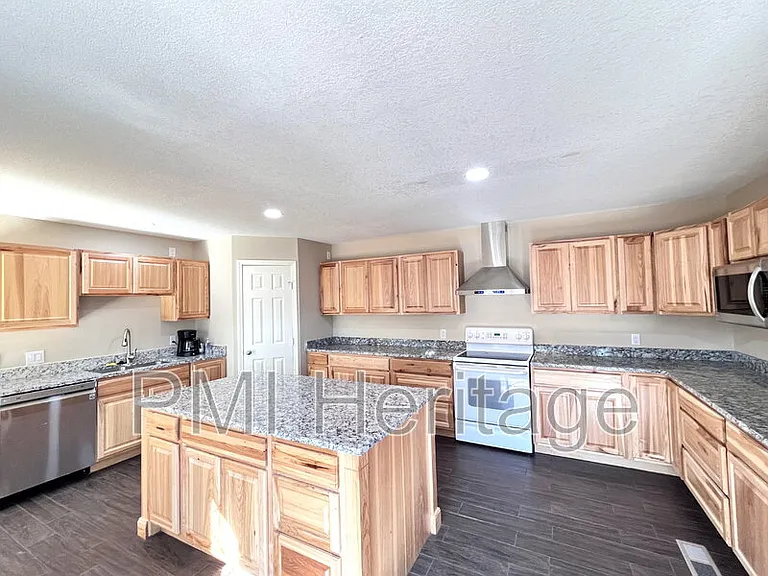 40 Portsmouth Dr — Photo 10