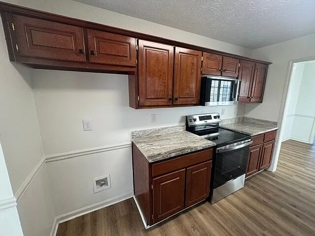 2208 Summerwind Dr — Photo 4