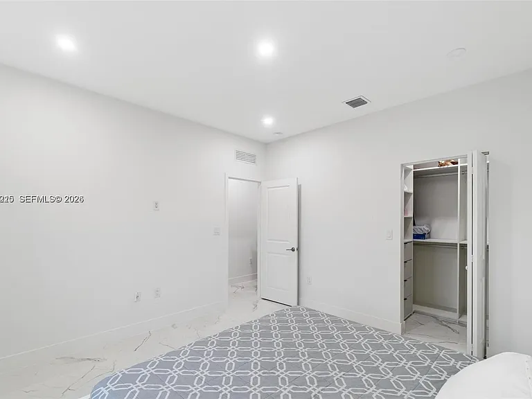 13305 SW 190th Ter — Photo 25
