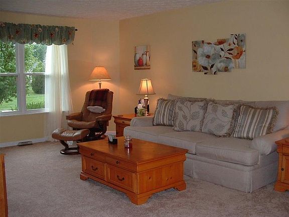 3rd image of 6260 Deerhaven Ln
