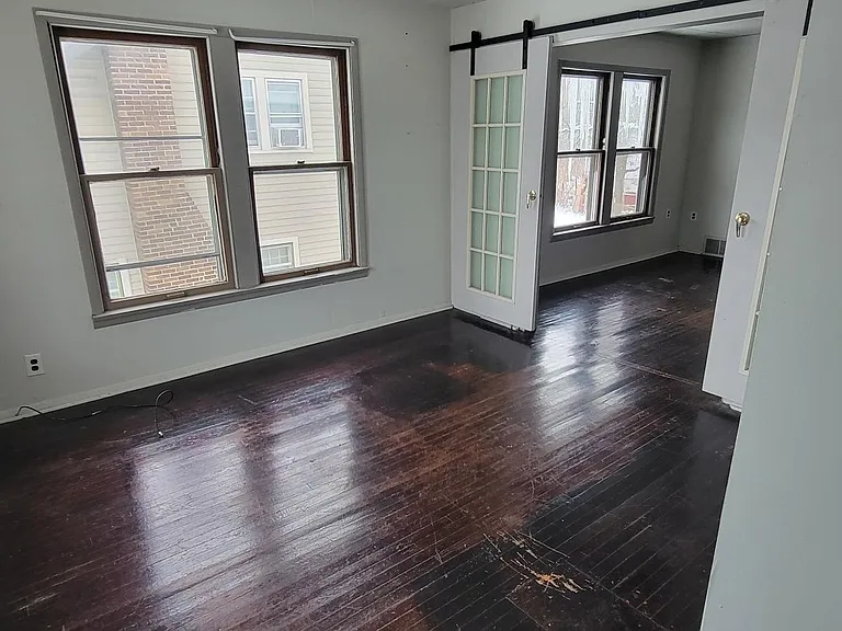 530 Capital Ave SW #4 — Photo 1