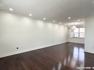 22 Panama Ct #1, Toronto, ON M1H1W9