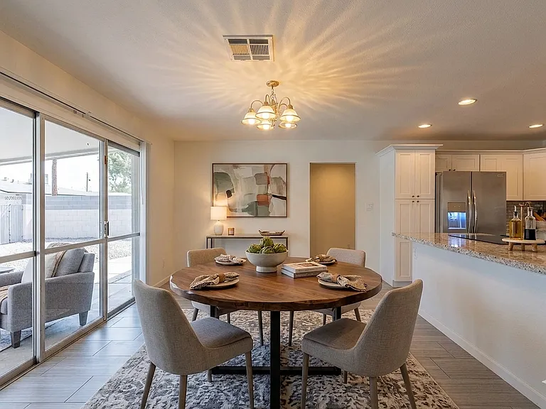 1262 E Hermosa Dr — Photo 4