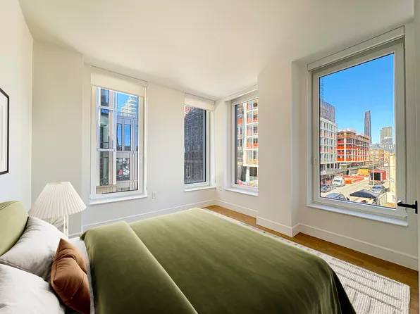 420 Carroll Street image 3 of 16