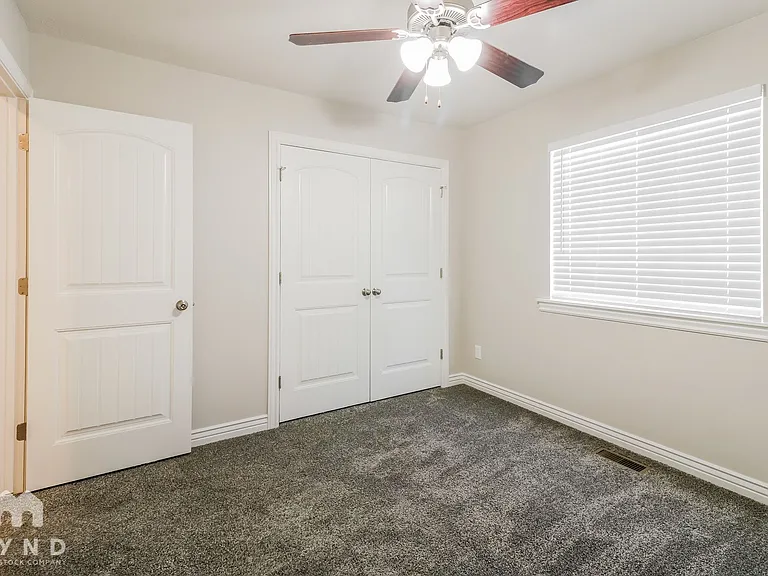 2251 E Maple Dr — Photo 8