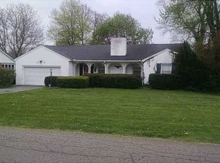 490 Forest Dr, Springfield, OH 45505