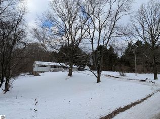 7105 N Osborn Rd, Elwell, MI 48832