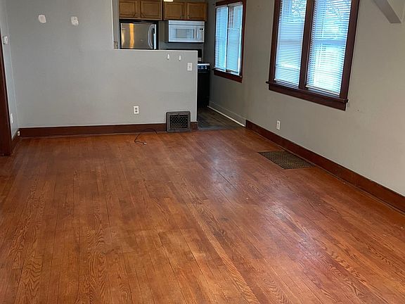 3rd image of 2901 Horne Ct