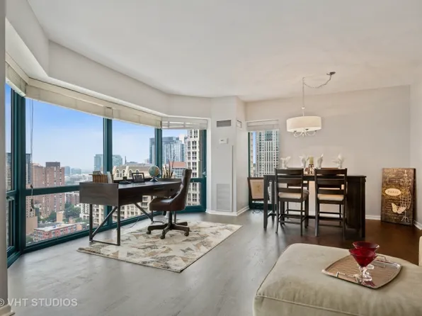 100 E Huron St APT 1701, Chicago, IL 60611