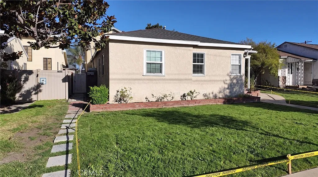 2 bed, 749 sqft, $3,400 — Photo 2