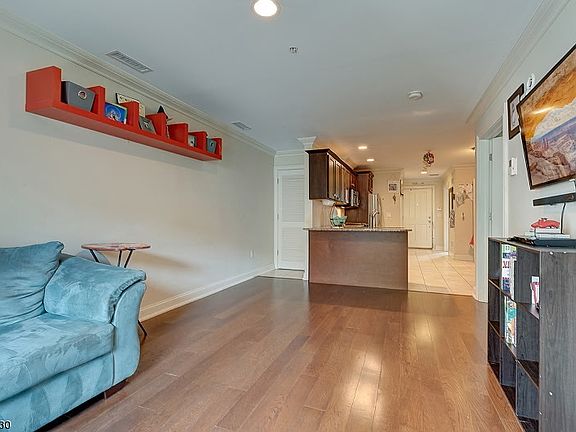 5th image of 1625 Paterson Plank Rd APT 11