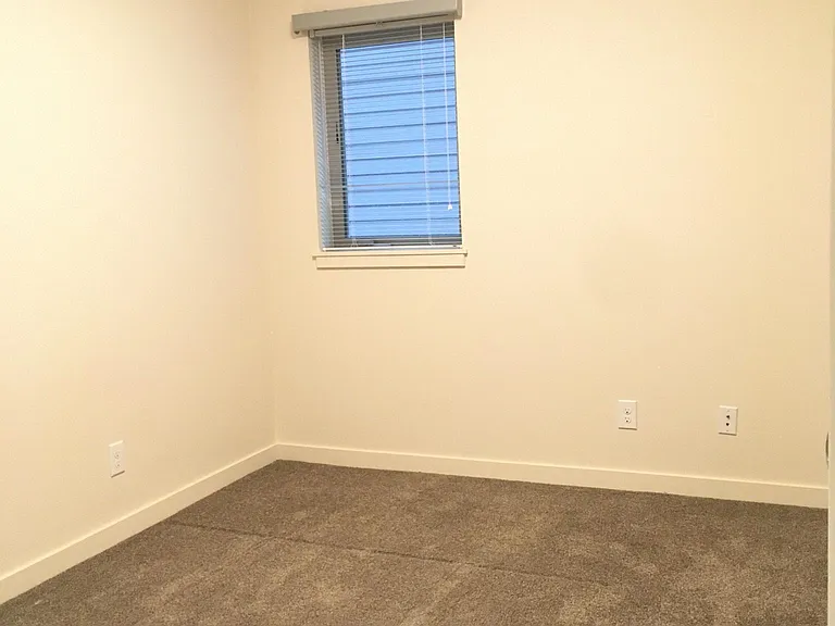 1736 NE 45th Ave #103 — Photo 13