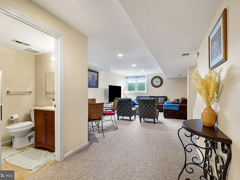 2505 Falling Brook Ter — Photo 10
