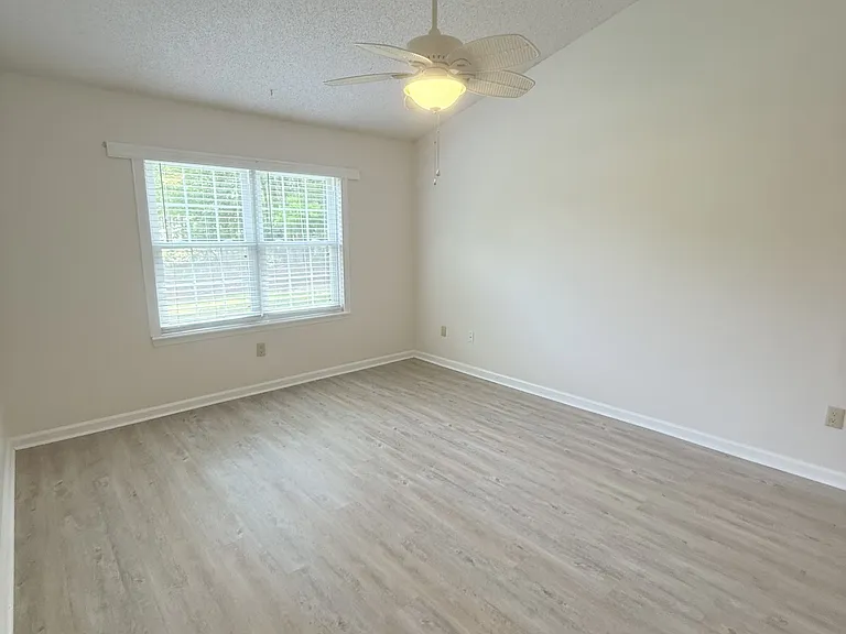 6576 Pebble Beach Cres — Photo 15