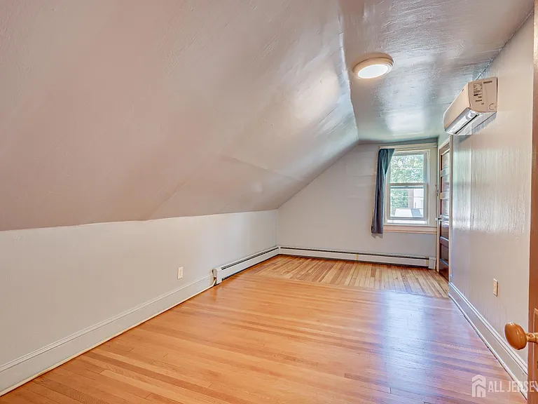 10 Jeff St — Photo 24