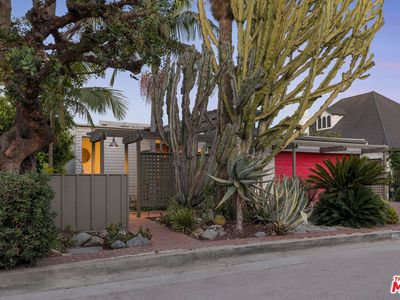 2276 Moreno Dr, Los Angeles, CA, 90039
