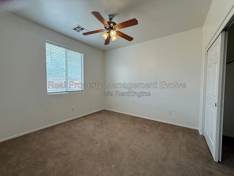 4417 W Saint Kateri Dr — Photo 20