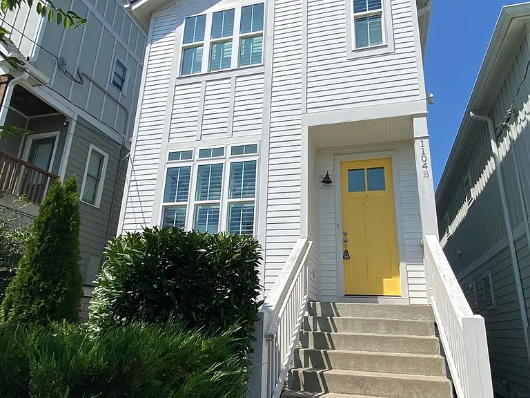 1104B W Grove Ave — Photo 8