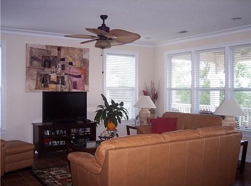 4th image of 143 Helen Dr
