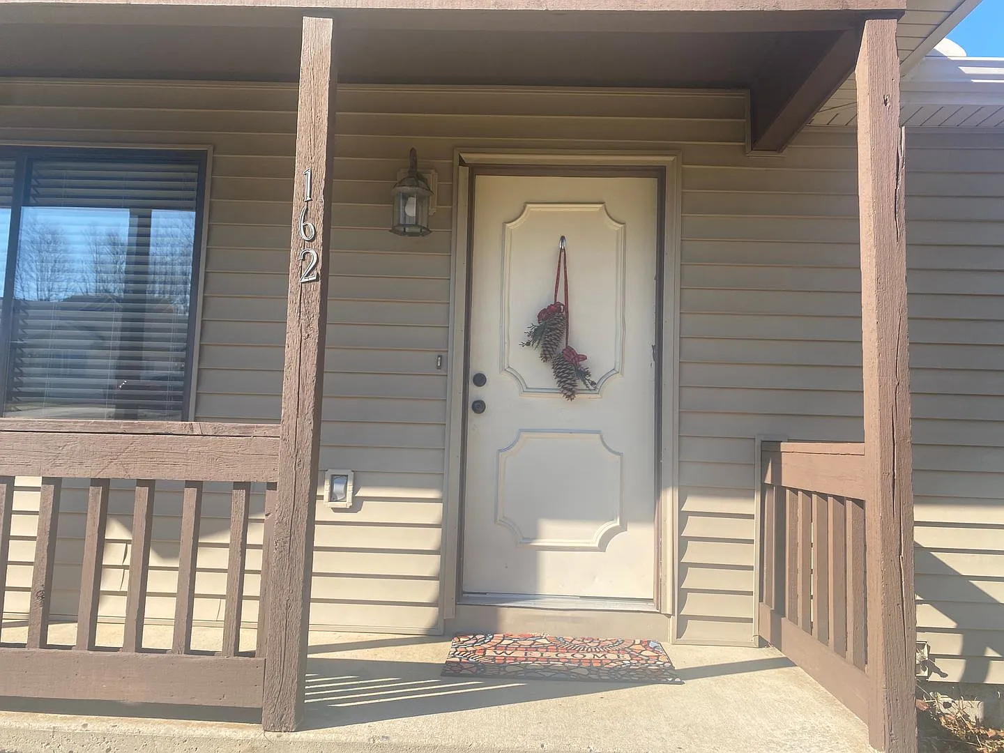 One level Home - 3 Bedroom w/ Garage- Available 08/05! — Photo 4