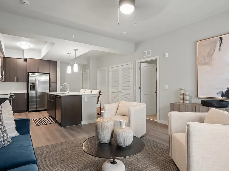 Legacy Rochester Hills Apartments — Photo 12