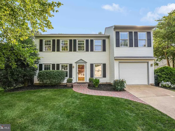 1606 Sadlers Wells Dr, Herndon, VA 20170