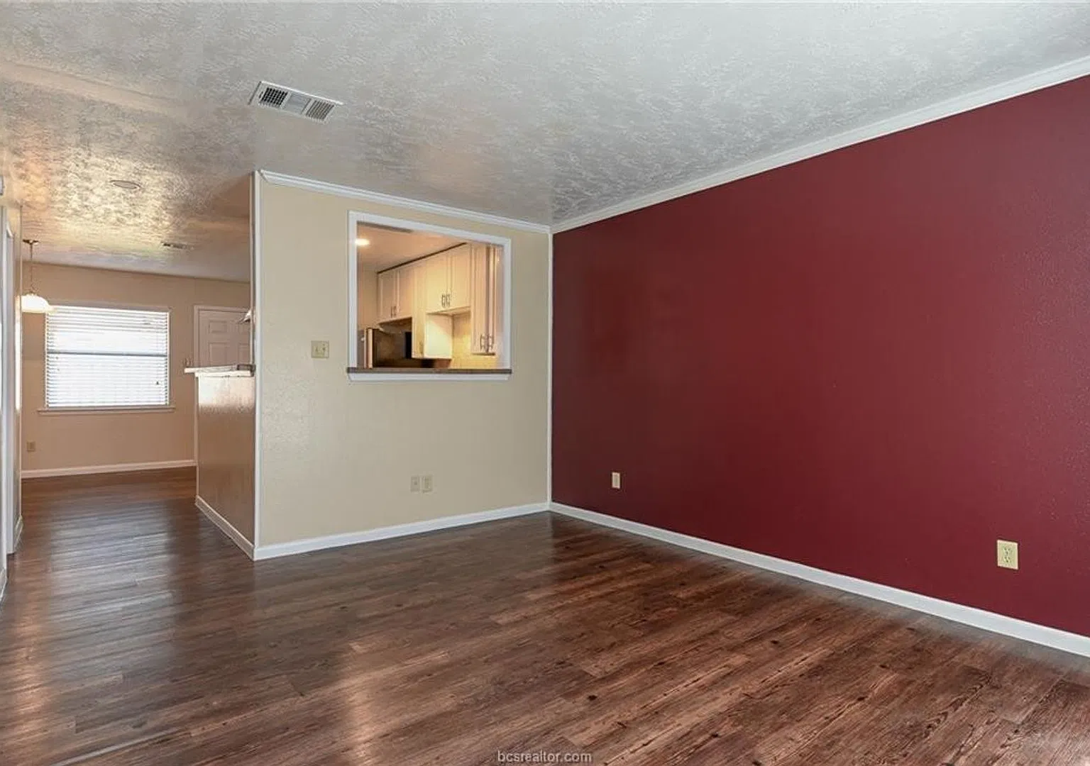 Beautiful 2 Bed/1.5 Bath with Awesome Features! — Photo 4