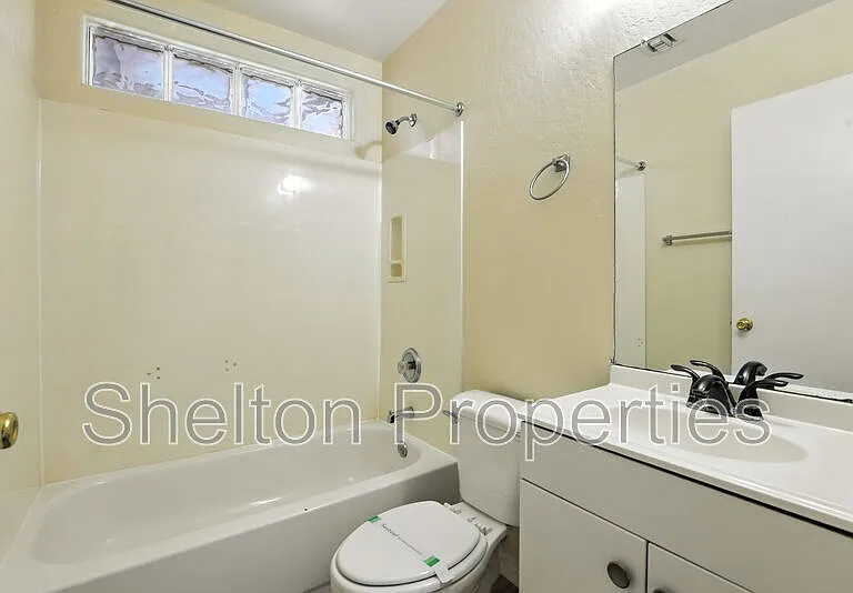 345 N 15th St — Photo 21