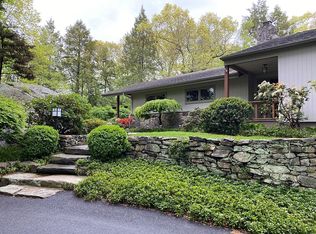22 Bob Hill Rd, Pound Ridge, NY 10576