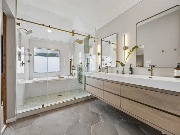 2102 Stacy Knl, Houston, TX 77008