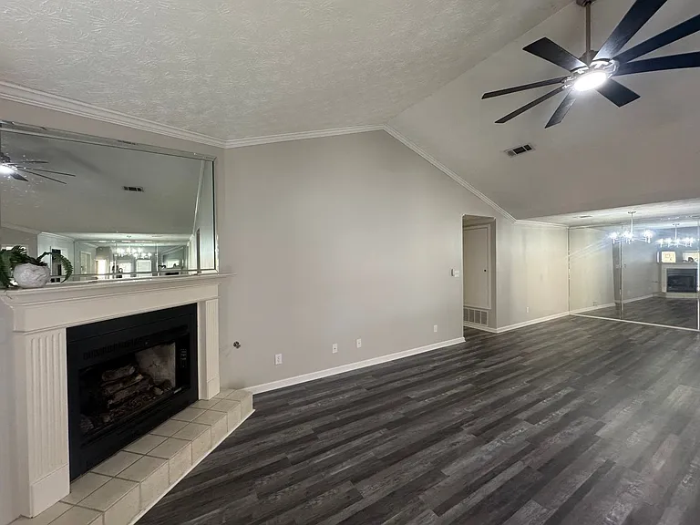137 Hillabee Ct — Photo 3