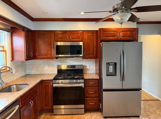 (Undisclosed Address), Whitestone, NY 11357
