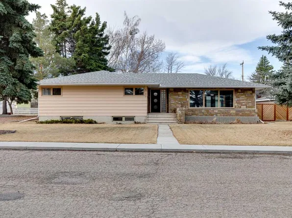 513 NE Memorial Ave, Vulcan, AB T0L 2B0