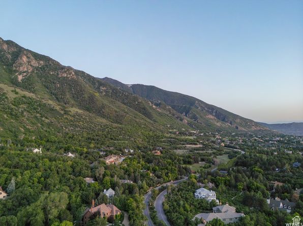 10667 Hidden Ridge Ln, Sandy, UT 84092