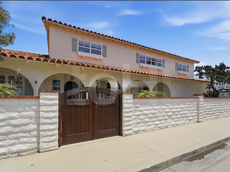 1220 Mandalay Beach Rd — Photo 1