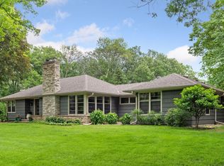 1505 Holdridge Ln, Wayzata, MN 55391
