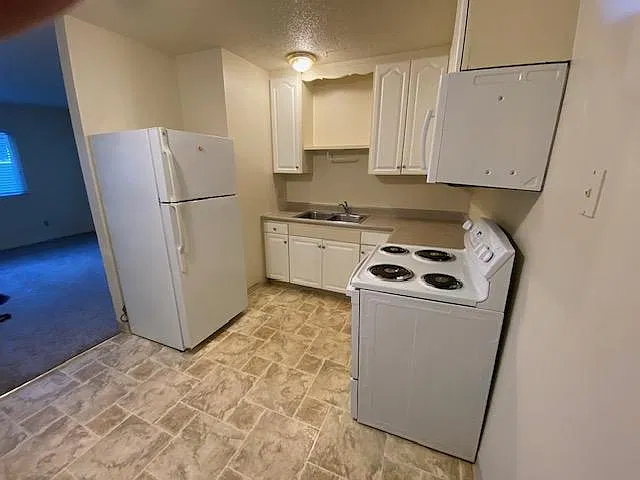 2 bed, 725 sqft, $1,200 — Photo 2