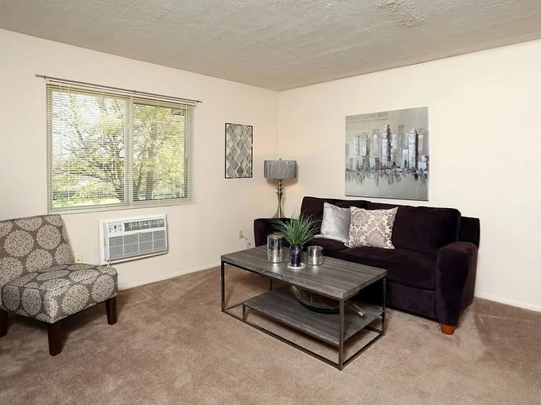 Peppertree Apartments — Photo 14