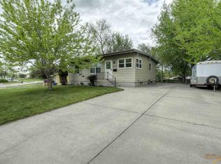 2128 Maywood Dr, Rapid City, SD 57701