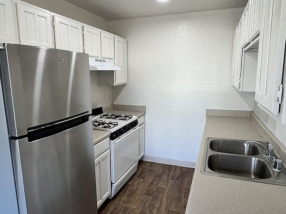 4th image of 3993 Kansas St #8