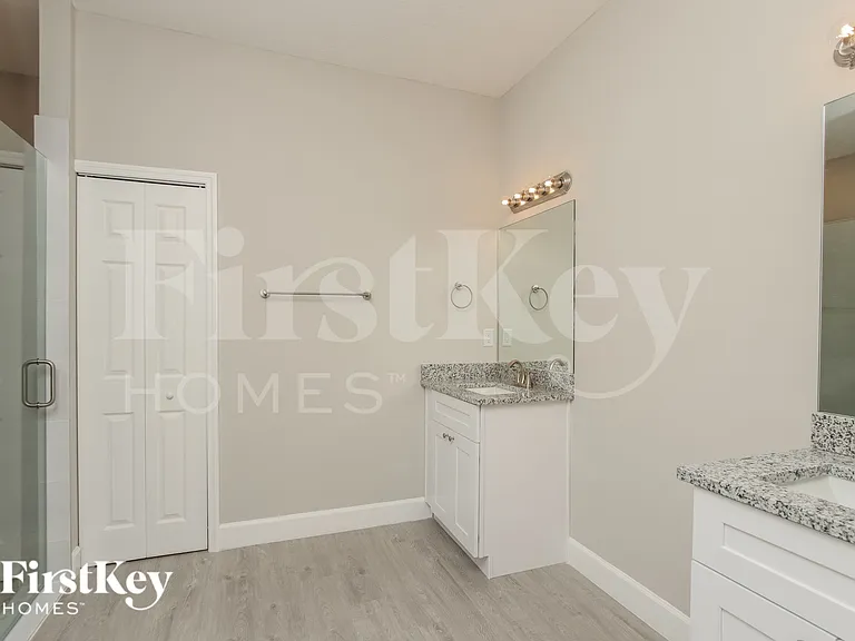 542 Reading St SE — Photo 9