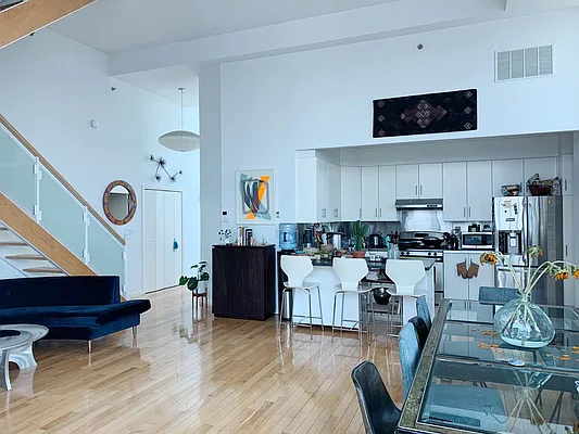 Rented by REAL New York | media 2