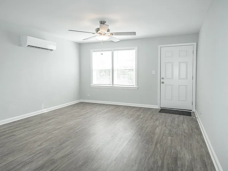1208 W. Ocean View Apts — Photo 21